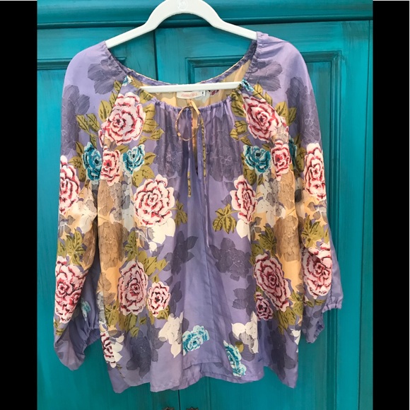 Johnny Was Tops - 100 % silk Johnny Was Blouse